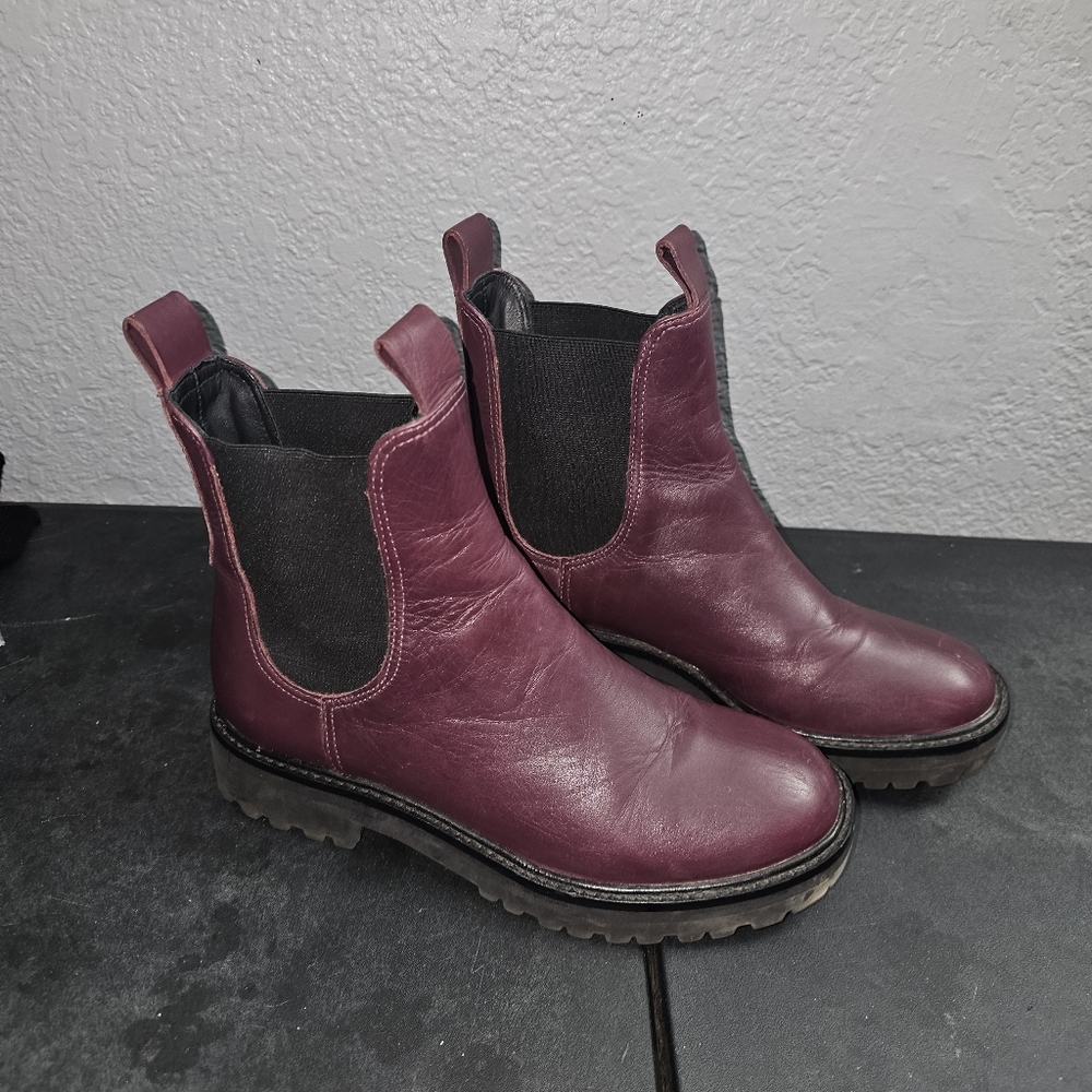 Everlane Burgundy Chelsea Lug Bordeaux Boots